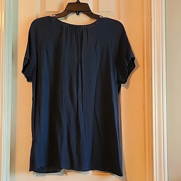 Medium Christopher and Banks linen top - Picture 3 of 4